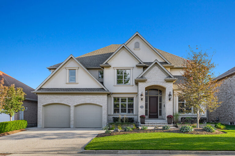 541 Falconridge Crescent: Executive Living in Kitchener’s Prestigious River Ridge Community