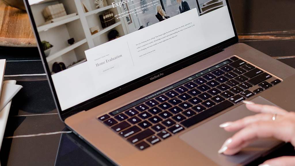 sell-the-house-first-or-buy-a-house-first